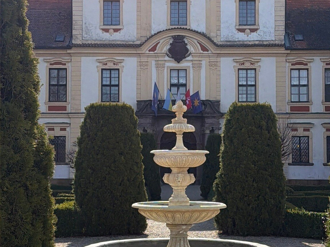Chateau of Jemniste主图