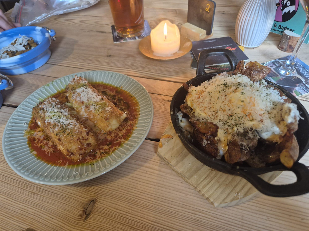 Shave Cross餐馆和美食-The Clock Inn