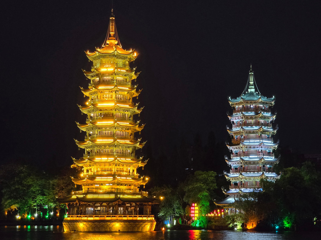 日月塔-桂林市必去景点