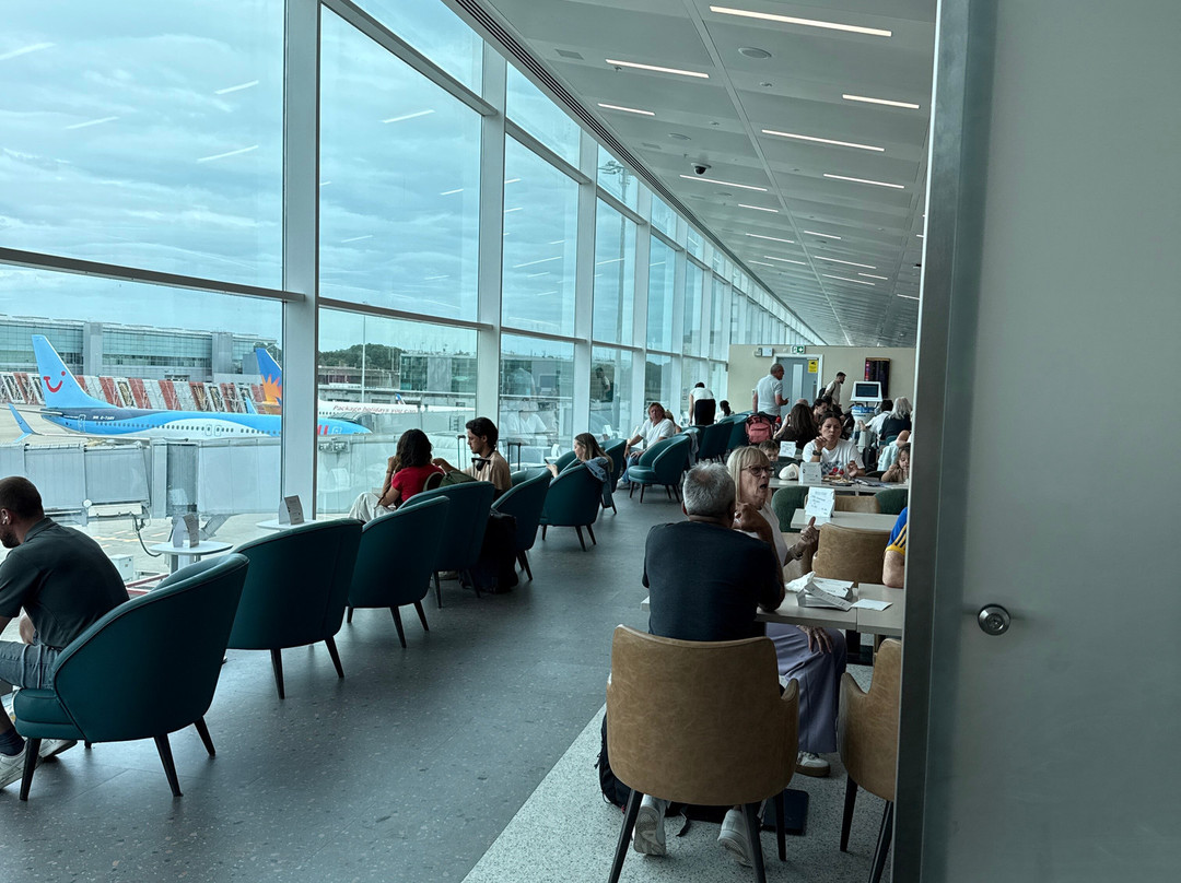Escape Lounges - London Stansted Airport-斯坦斯特德芒特菲奇特必去景点