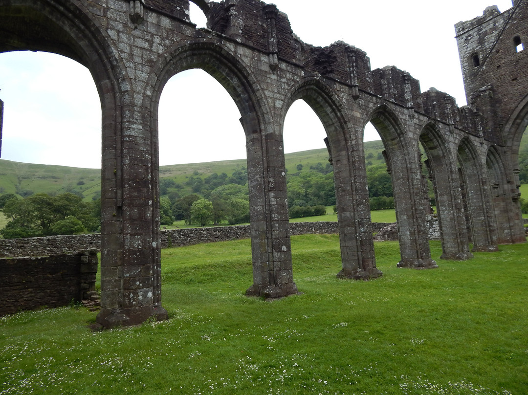 Llanthony Priory-Llanthony必去景点