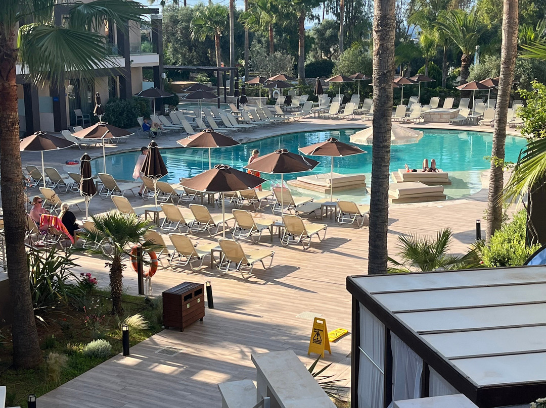 Althea Village - Family Hotel主图
