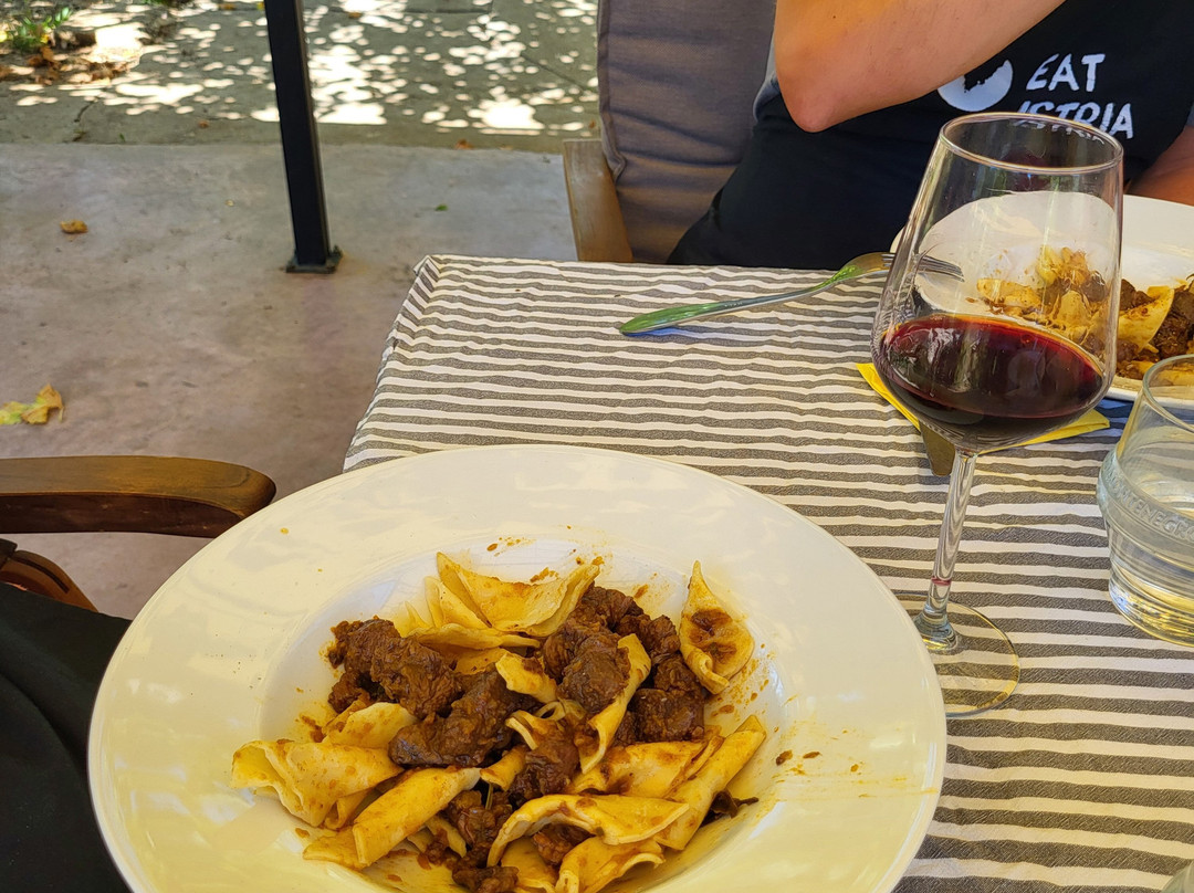EatIstria Cooking Classes & Wine Tours-普拉必去景点