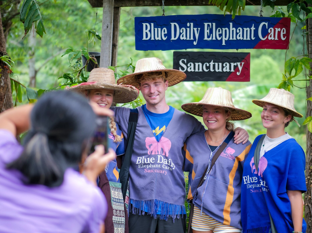 Blue Daily Elephant Care Sanctuary-清迈必去景点