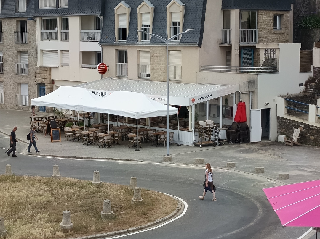 Au Bout Du Quai