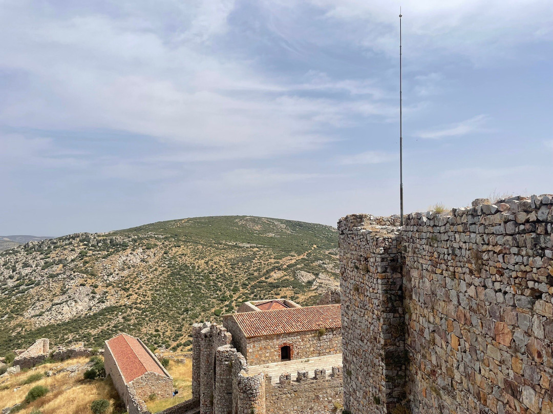 Sacro Convento y Castillo de Calatrava La Nueva-Aldea del Rey必去景点