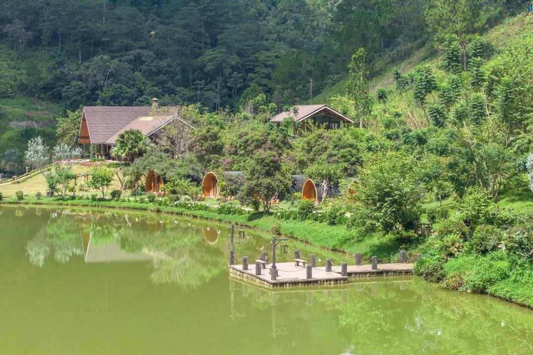 Lat Valley Retreat Village