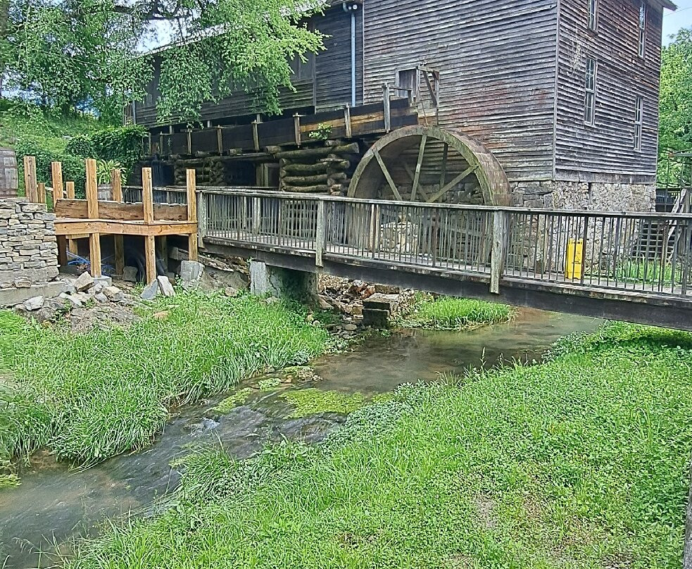 Blowing Cave Mill-塞维尔维尔必去景点