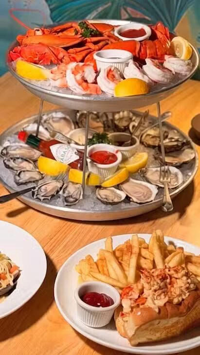 The Bay Shellfish and Oyster Bar