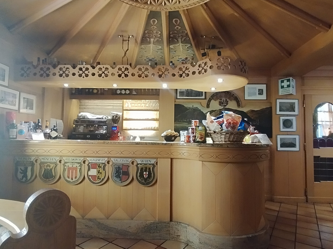 老鹰村酒店主图