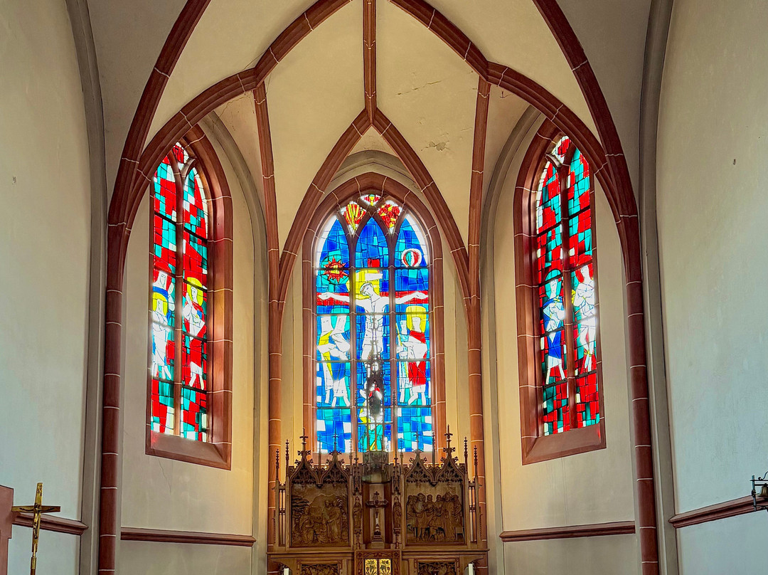 Katholische Pfarrkirche St. Johannes Nepomuk in Kripp-雷马根必去景点