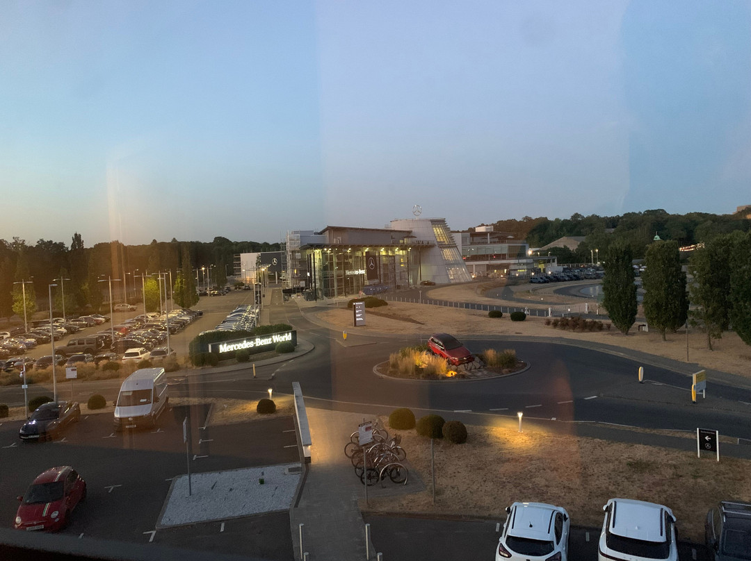 BSpa At Brooklands Hotel-威布里治必去景点