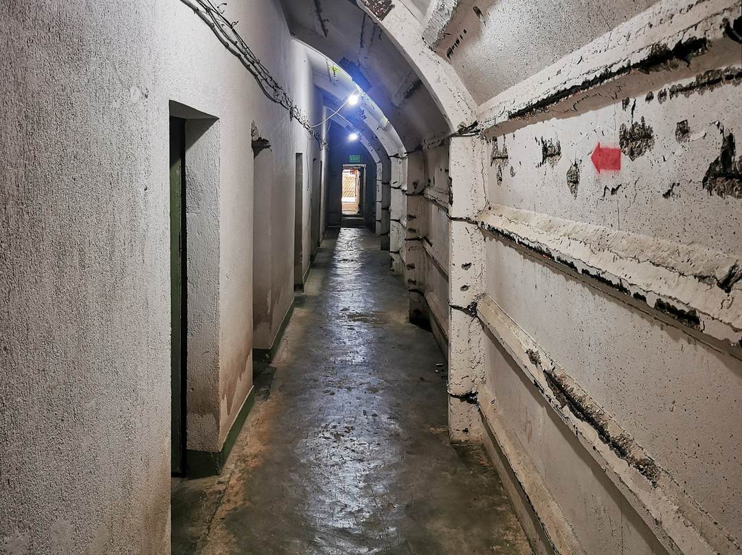 The Cold War Tunnel-吉诺卡斯特必去景点