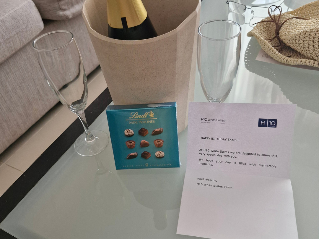 H10怀特精品套房酒店-仅限成人主图