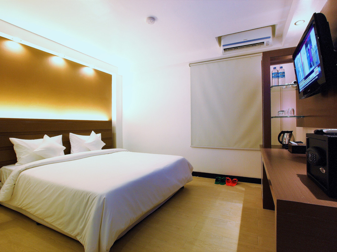 Pabedan酒店住宿-三叶草城市中心酒店