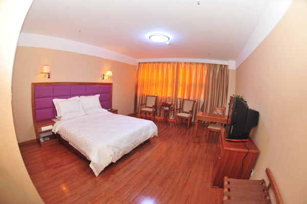 诸城市酒店住宿-龙韵假日酒店