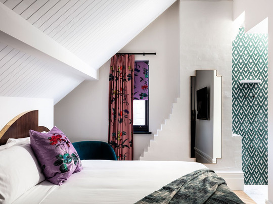 Crystalbrook Albion主图