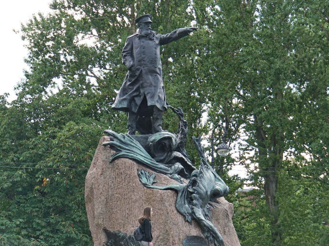 Monument S.O. Makarov景点图片