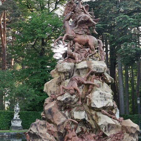 Fuente De La Fama-La Granja de San Ildefonso必去景点