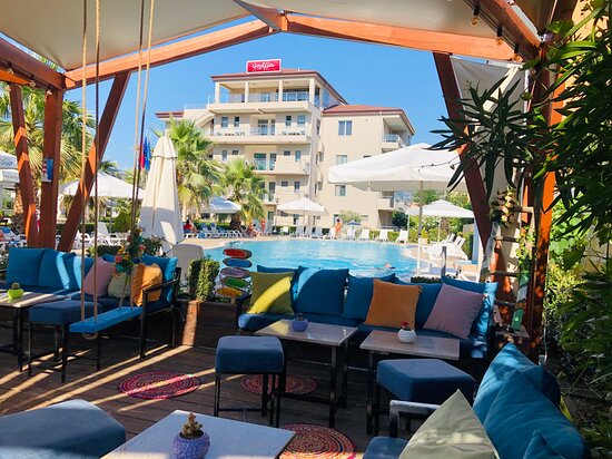 Godija Hotel & Suites-泳池