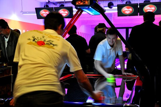 Strike Bowling im Fohren Center-布鲁登茨必去景点