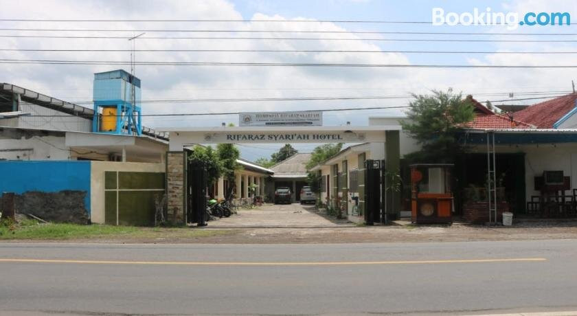 OYO 3105 Rifaraz Syariah Hotel