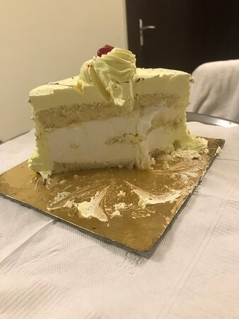 The Red Maple Hill Hotel主图