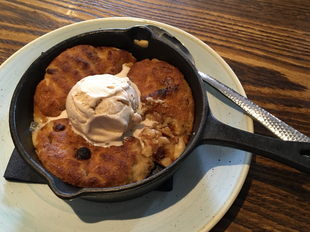 The Saracens Head主图