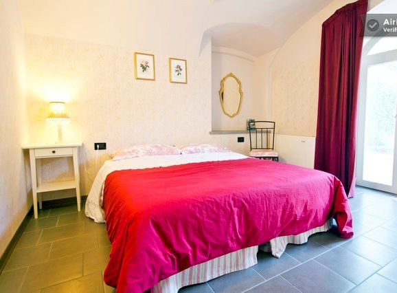 Monzambano酒店住宿-Villa Pille B&B