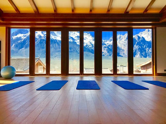 丽江金茂璞修雪山酒店主图