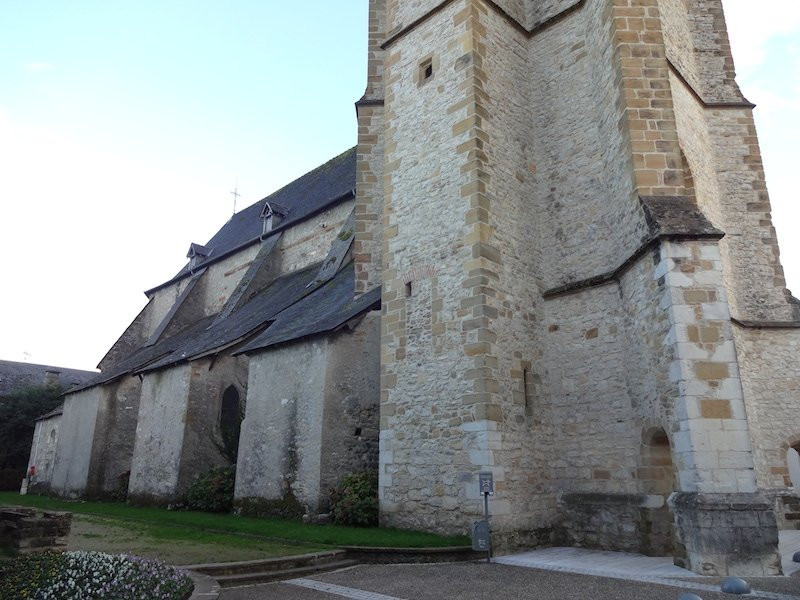 Église Saint-Vincent de Nay景点图片