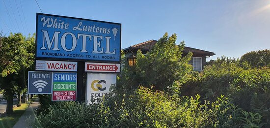 White Lanterns Motel主图