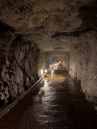 Caverns At Natural Bridge-天然桥必去景点
