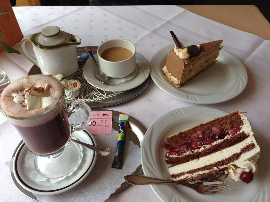 Berghaupten餐馆和美食-Cafe Birnbraeuer