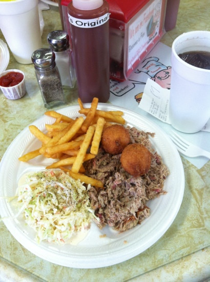 Maple餐馆和美食-Currituck BBQ Company