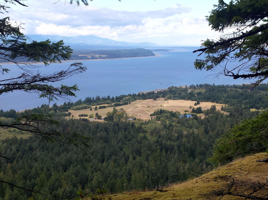 Mount Geoffrey Escarpment Provincial Park景点图片