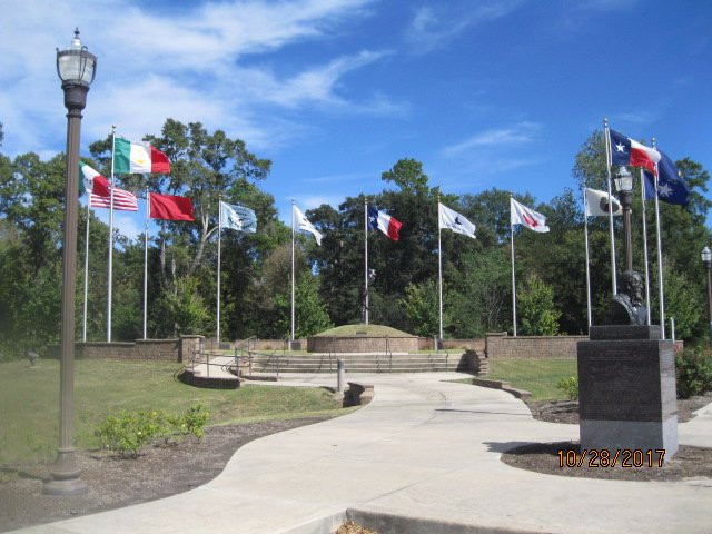 Lone Star Monument and Historic Flag Park景点图片