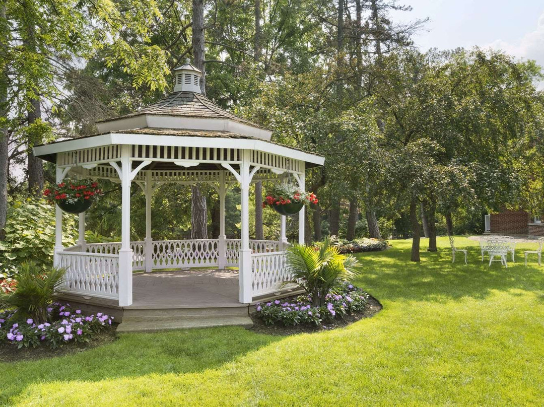 艾维斯宾塞领导中心酒店主图