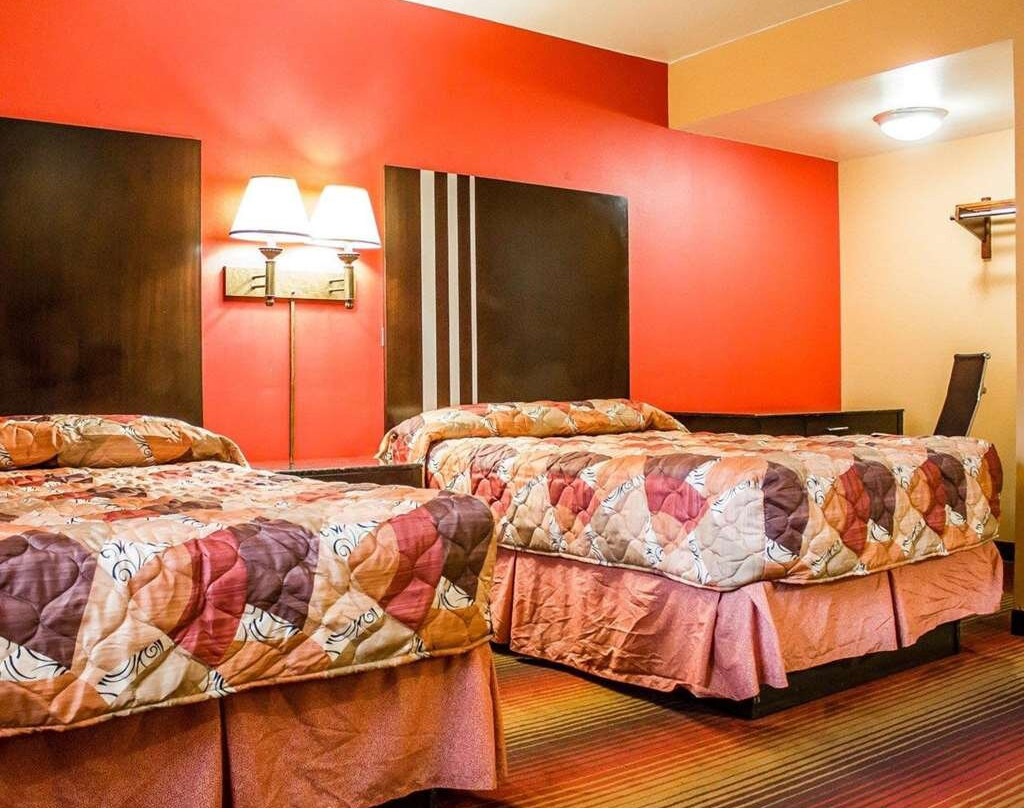 麦克阿瑟机场罗德威旅馆主图