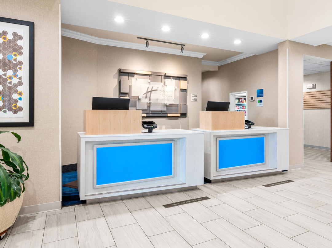 Holiday Inn Express & Suites Klamath Falls Central By IHG主图