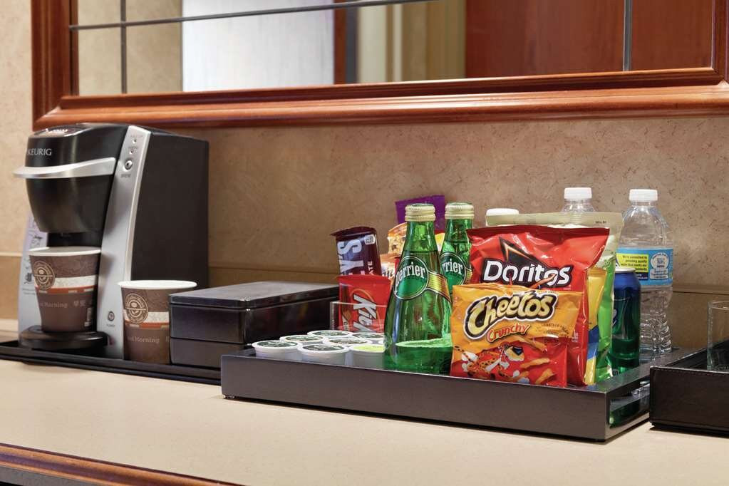 奥斯威戈湖希尔顿花园酒店主图