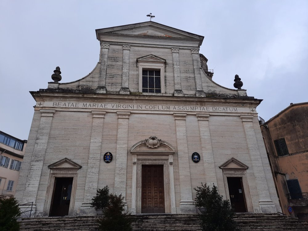 Cattedrale di Santa Maria Assunta-弗罗西诺内必去景点