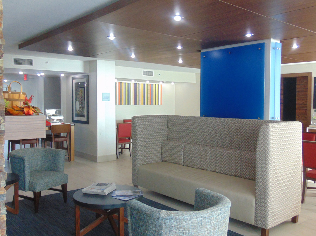 Holiday Inn Express & Suites Wapakoneta By IHG主图