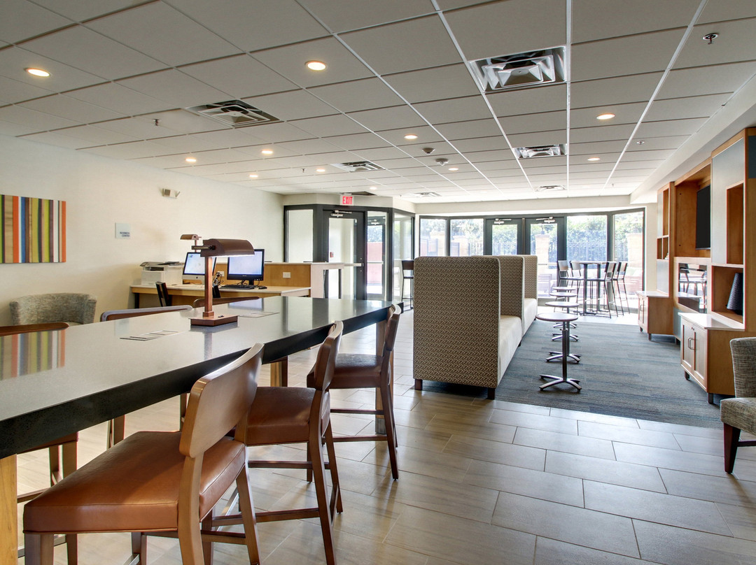 Holiday Inn Express & Suites Aurora - Naperville By IHG主图