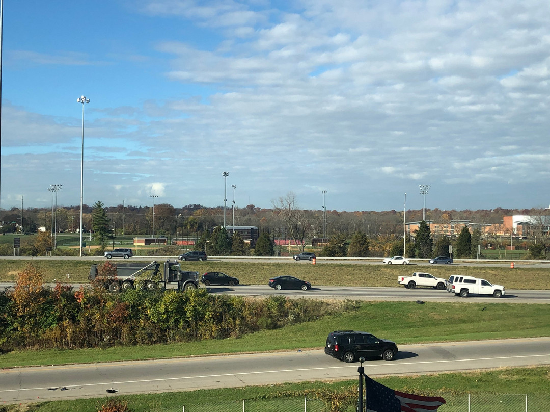 La Quinta Inn & Suites by Wyndham Cincinnati Sharonville主图