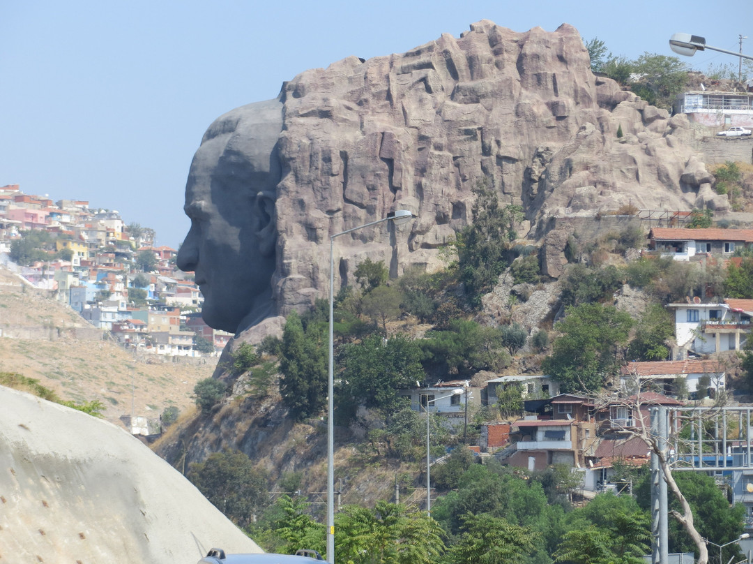 The Statue of Ataturk景点图片
