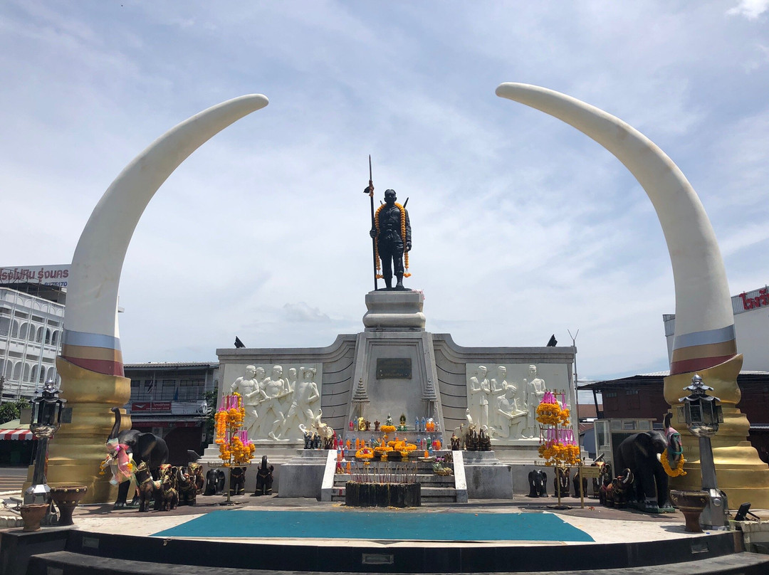 Phraya Surin Pakdee Srinarong Jangwang (Pum) Monument景点图片