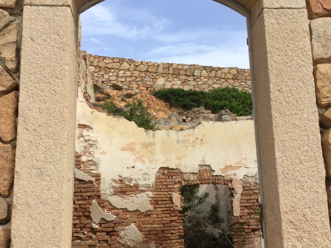 Forte di Poggio Rasu-Caprera必去景点