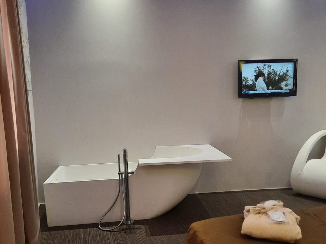 露营套房 SPA 酒店主图