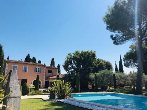 Le Clos Des Cyprès B&B主图